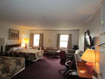 Two queen Beds with Pull out Couch Non smoking